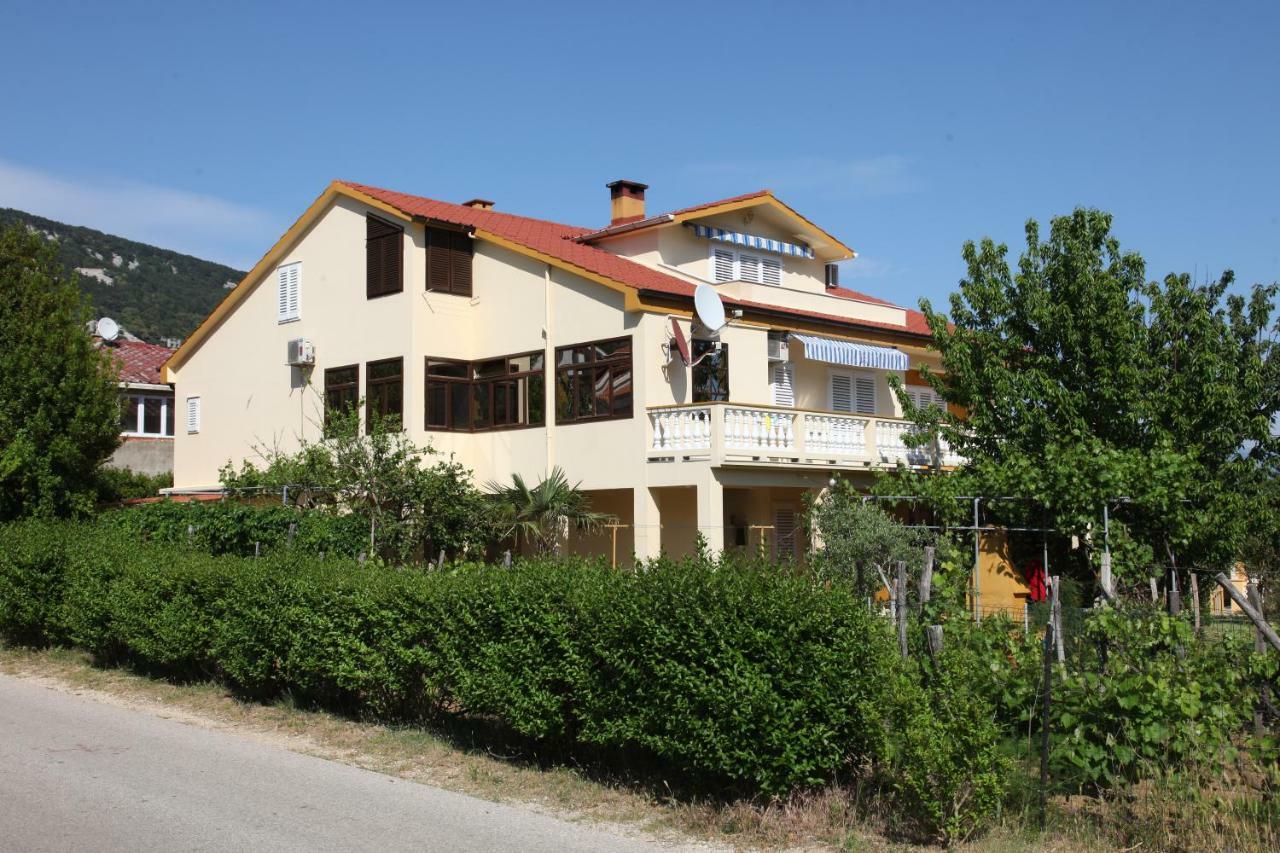 Apartments & Room Jagoda Башка Екстер'єр фото
