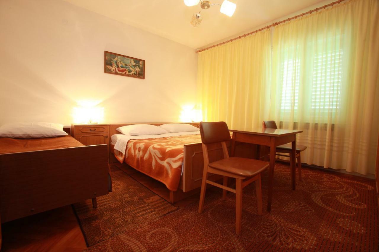 Apartments & Room Jagoda Башка Екстер'єр фото