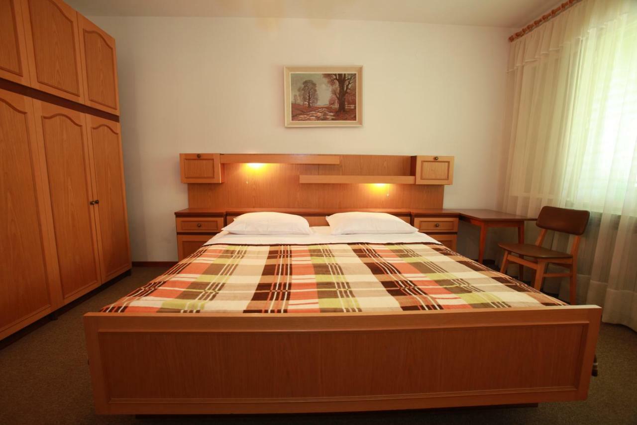 Apartments & Room Jagoda Башка Екстер'єр фото