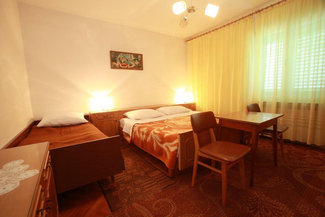 Apartments & Room Jagoda Башка Екстер'єр фото