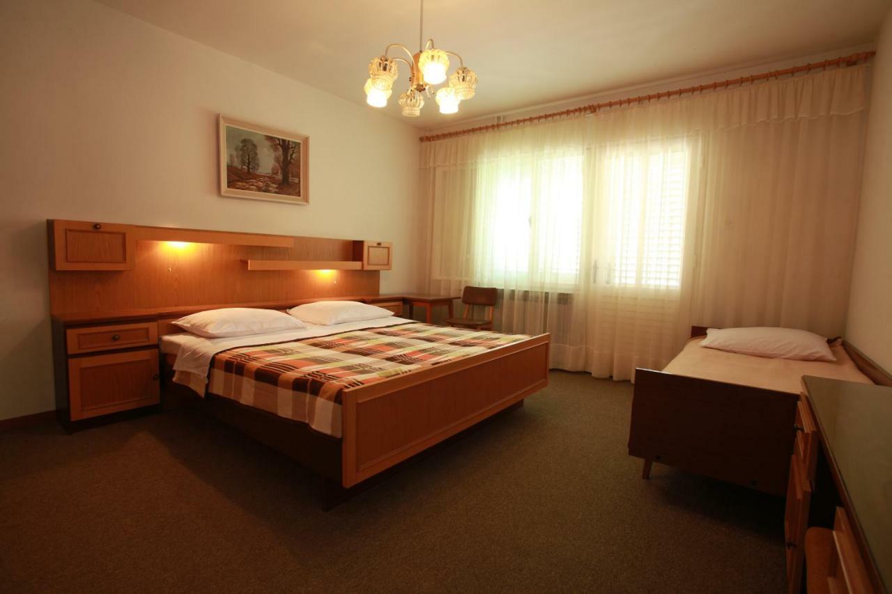 Apartments & Room Jagoda Башка Екстер'єр фото