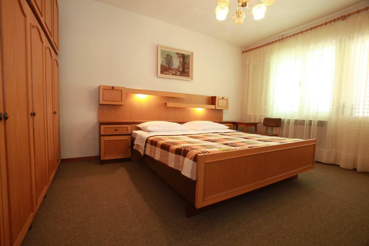 Apartments & Room Jagoda Башка Екстер'єр фото