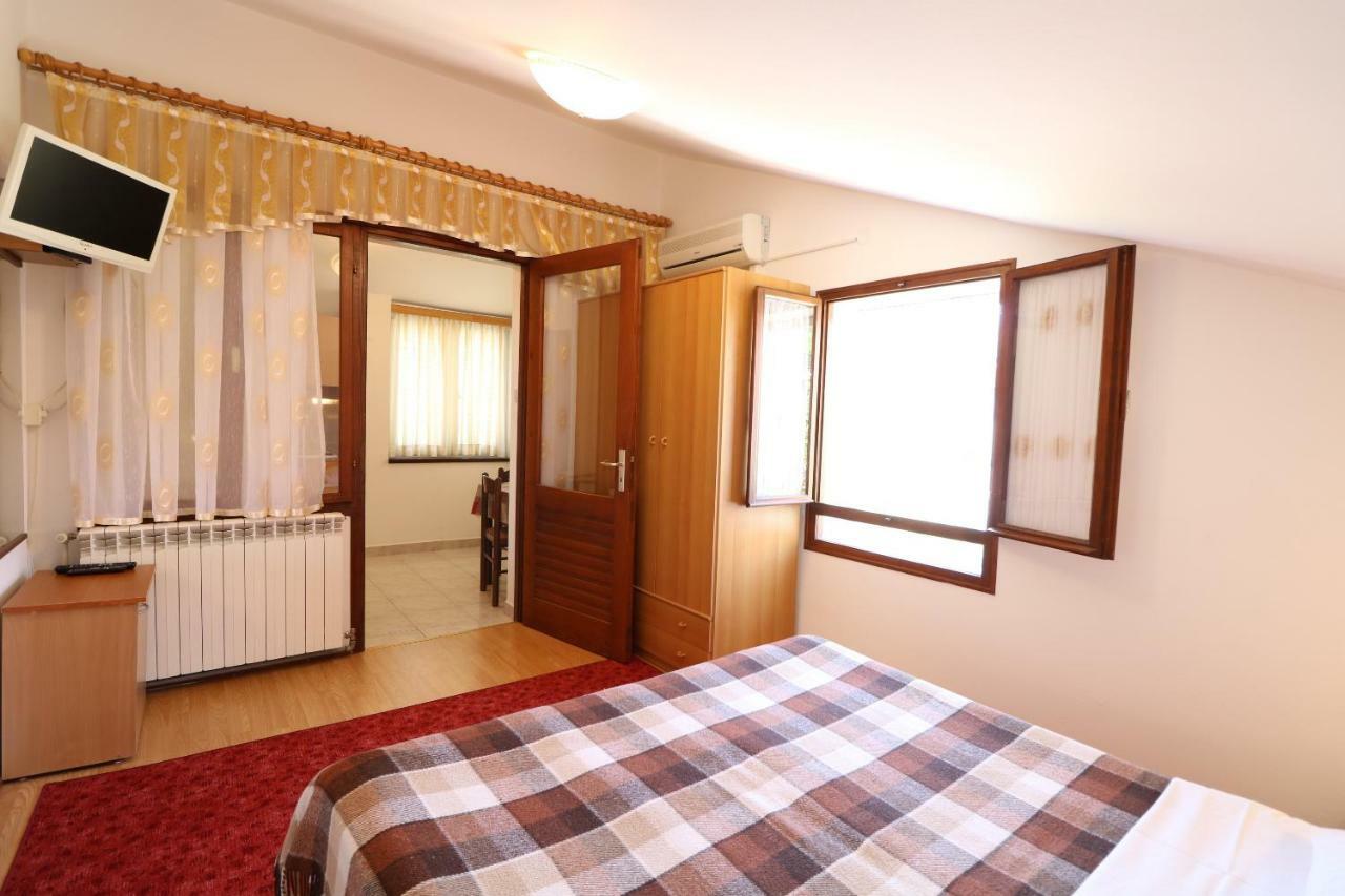 Apartments & Room Jagoda Башка Екстер'єр фото